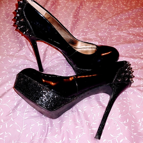 Steve Madden Shoes - Steve Madden Spiked Pumps